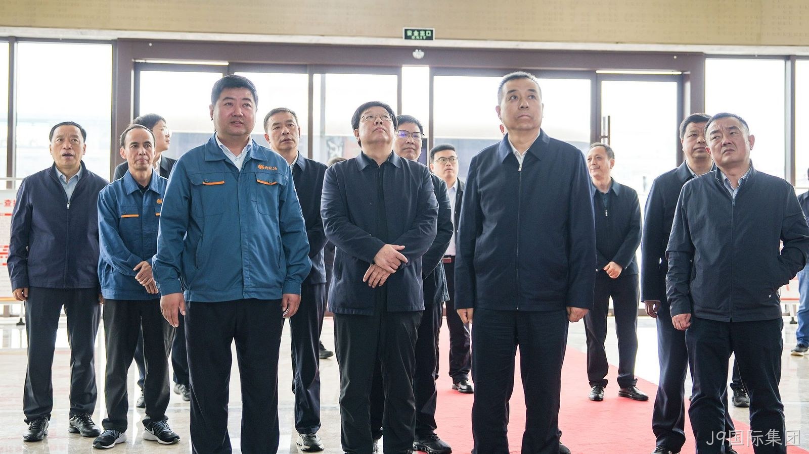 商洛市政协主席王宁岗一行莅临J9国际集团考察指导